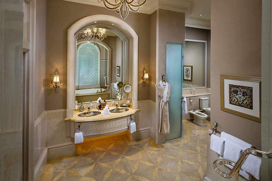 Two Bedroom Palace Suite bathroom